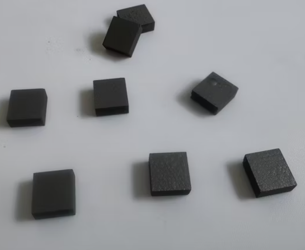 KHỐI GRAPHITE NHIỆT PHÂN (PYROLYTIC GRAPHITE BLOCK): VẬT LIỆU CHỊU NHIỆT CỰC CAO CHO LÒ NUNG CHÂN KHÔNG, GIÁ TỐT NHẤT